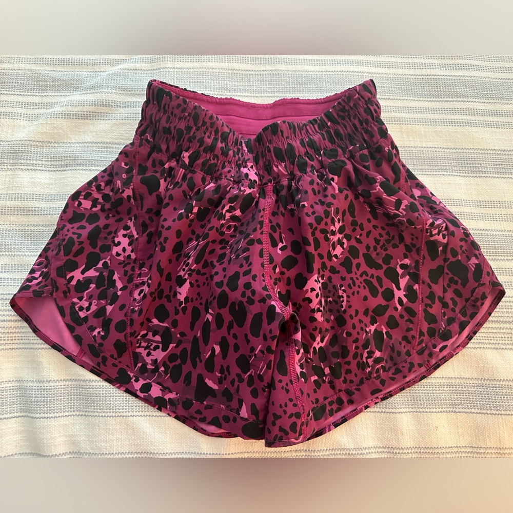 Lululemon Track That Mid-Rise Lined Short 5” Size 6